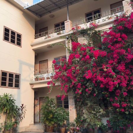 Pikul Apartment Hotel Нонгкхай Экстерьер фото